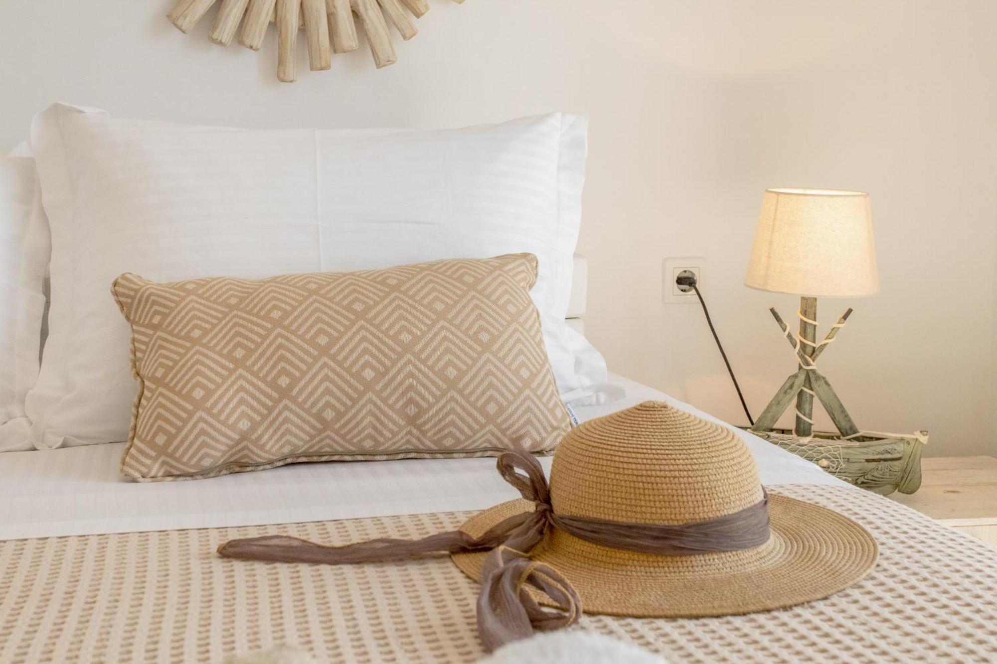 Yialos Rooms Piso Livadi Bagian luar foto